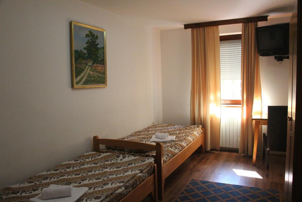 Hostel S Novi Sad Exterior photo